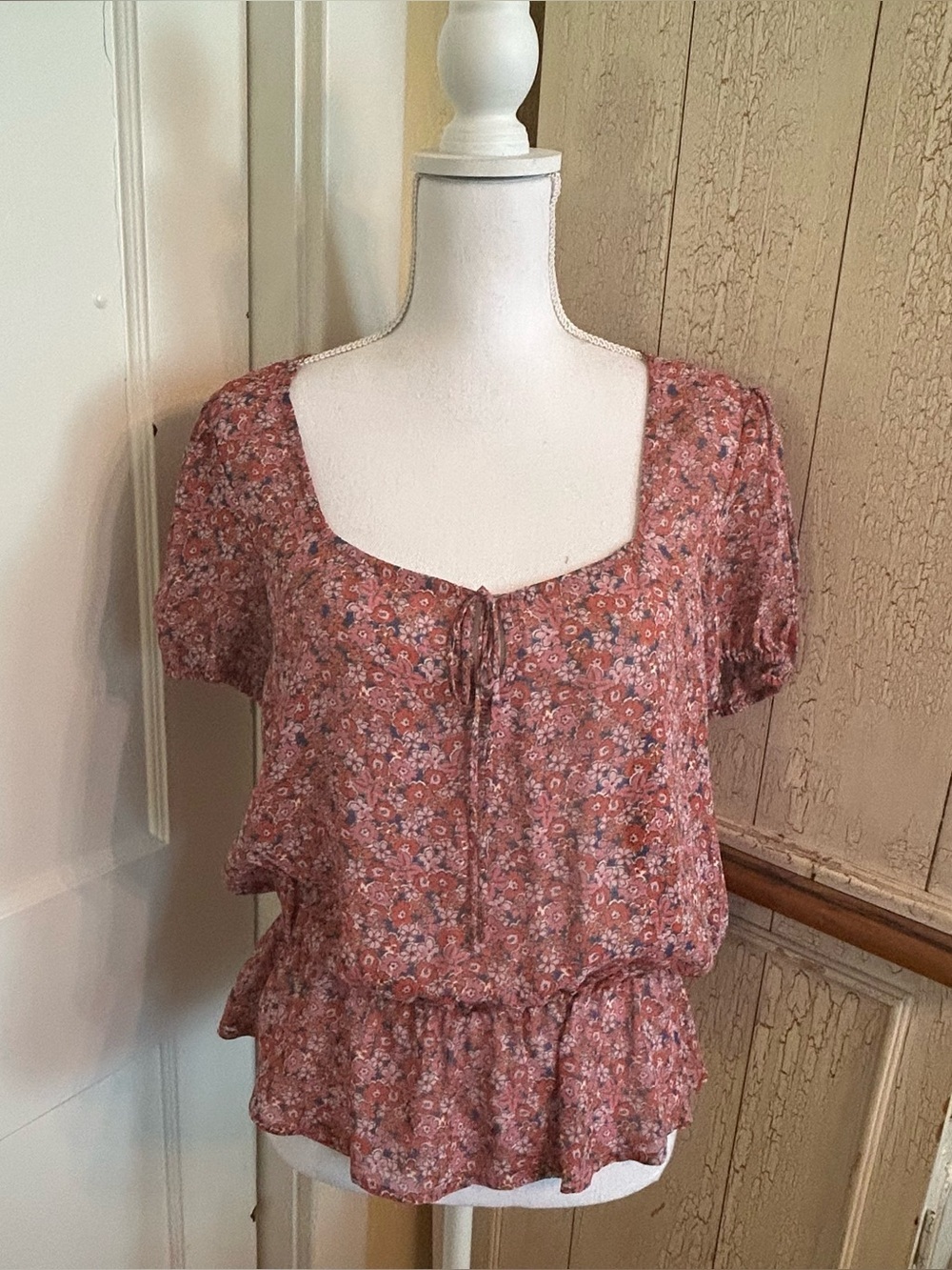 Sanctuary Mauve Floral Tie-Front Top